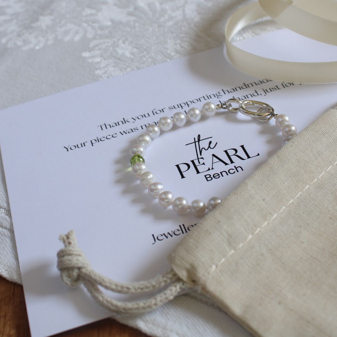 Drift 5mm White Pearl Bracelet - Peridot