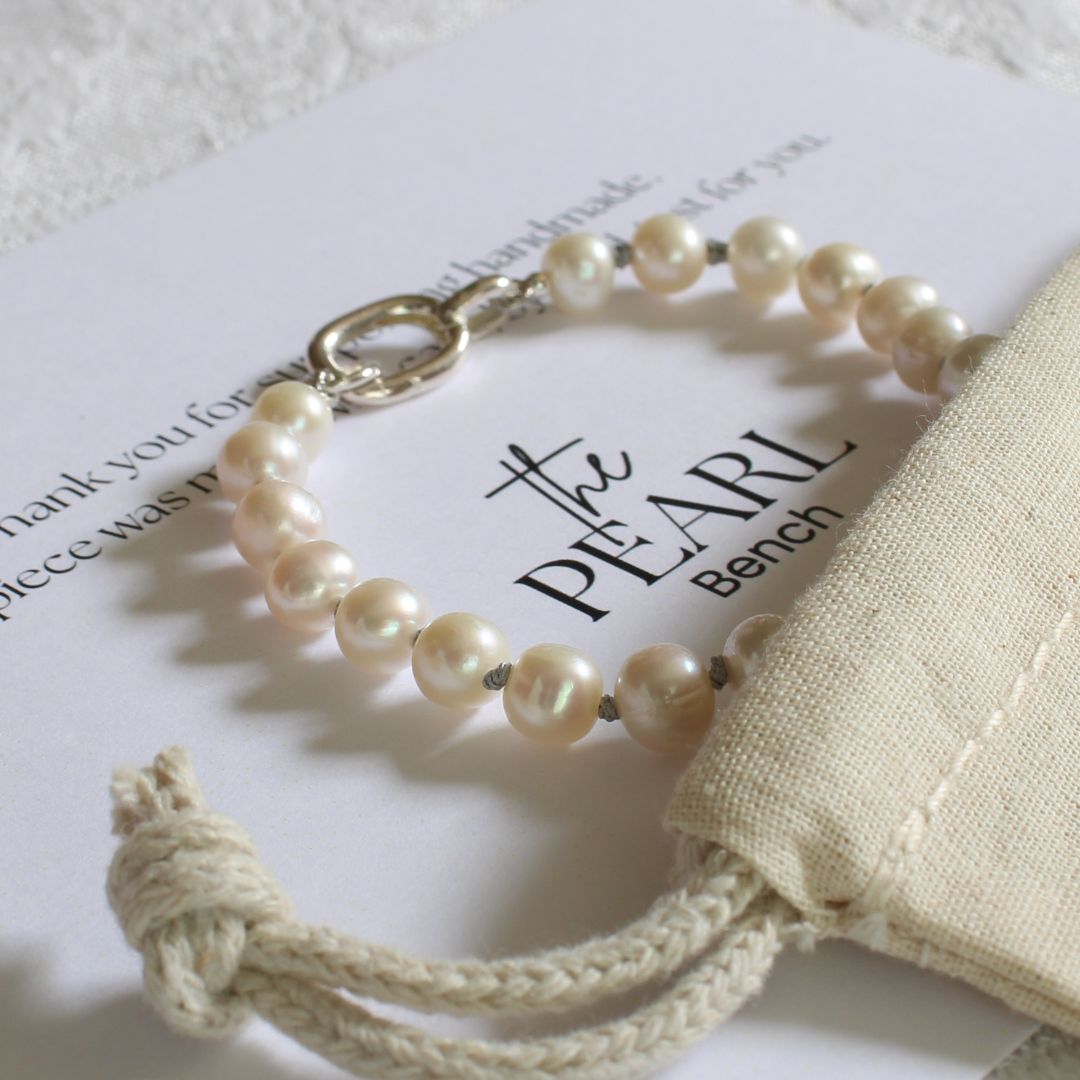 Drift 6mm White Pearl Bracelet | Silver Silk