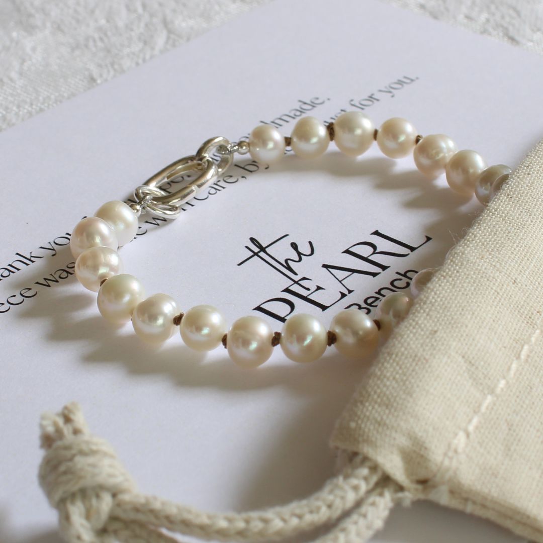 Drift 6mm White Pearl Bracelet | Smoke Silk