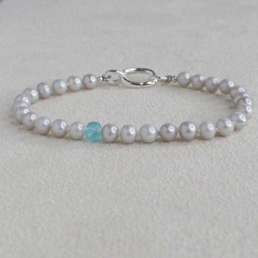 Tide 5mm Grey Pearl Bracelet - Apatite