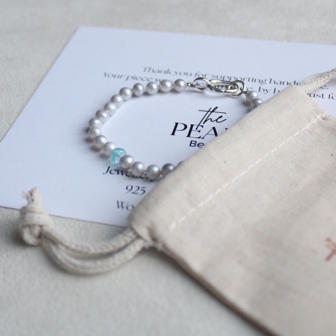 Tide 5mm Grey Pearl Bracelet - Apatite
