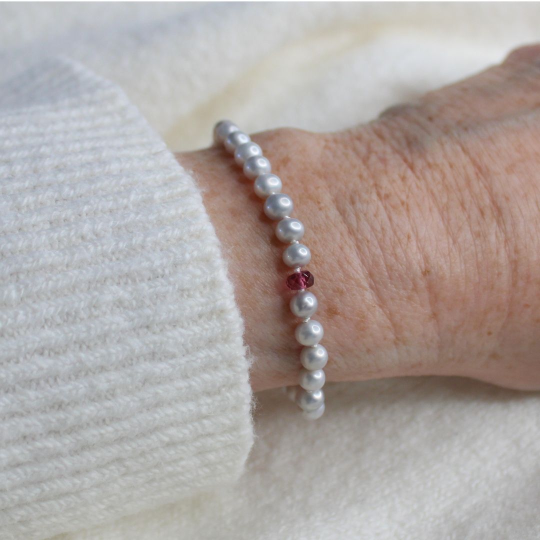 Tide 5mm Grey Pearl Bracelet - Rubellite