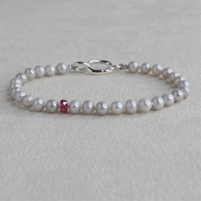 Tide 5mm Grey Pearl Bracelet - Rubellite