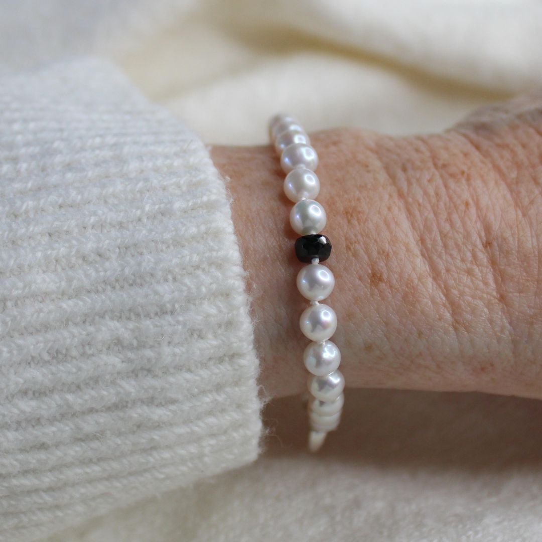 Drift 5mm White Pearl Bracelet - Black Spinel