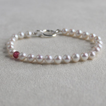 Drift 5mm White Pearl Bracelet - Rhodolite Garnet