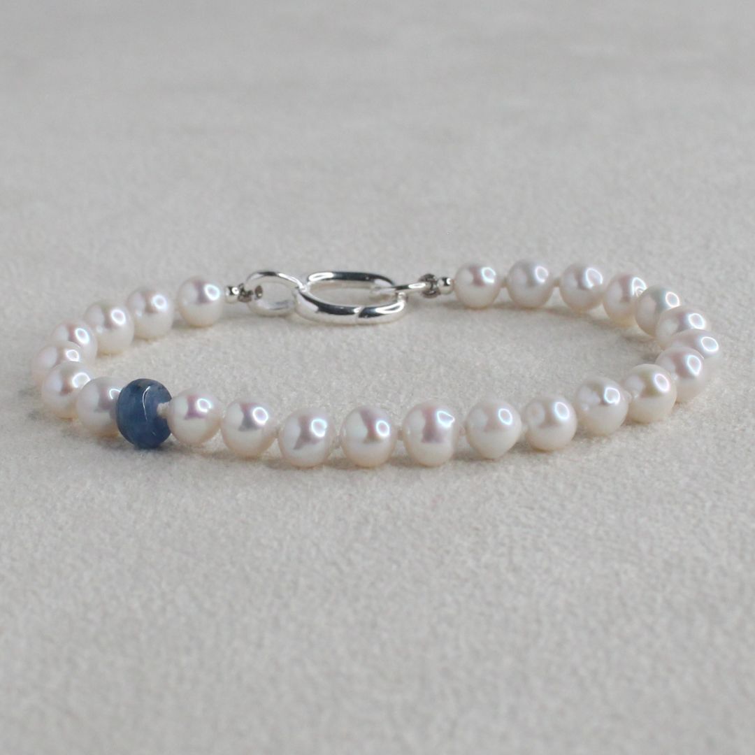 Drift 5mm White Pearl Bracelet - Kyanite