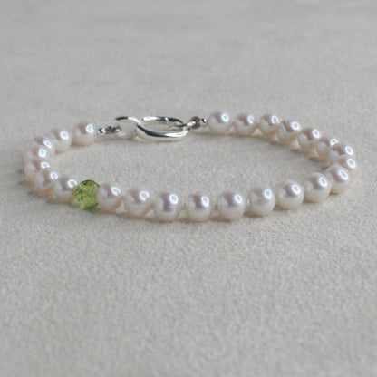 Drift 5mm White Pearl Bracelet - Peridot