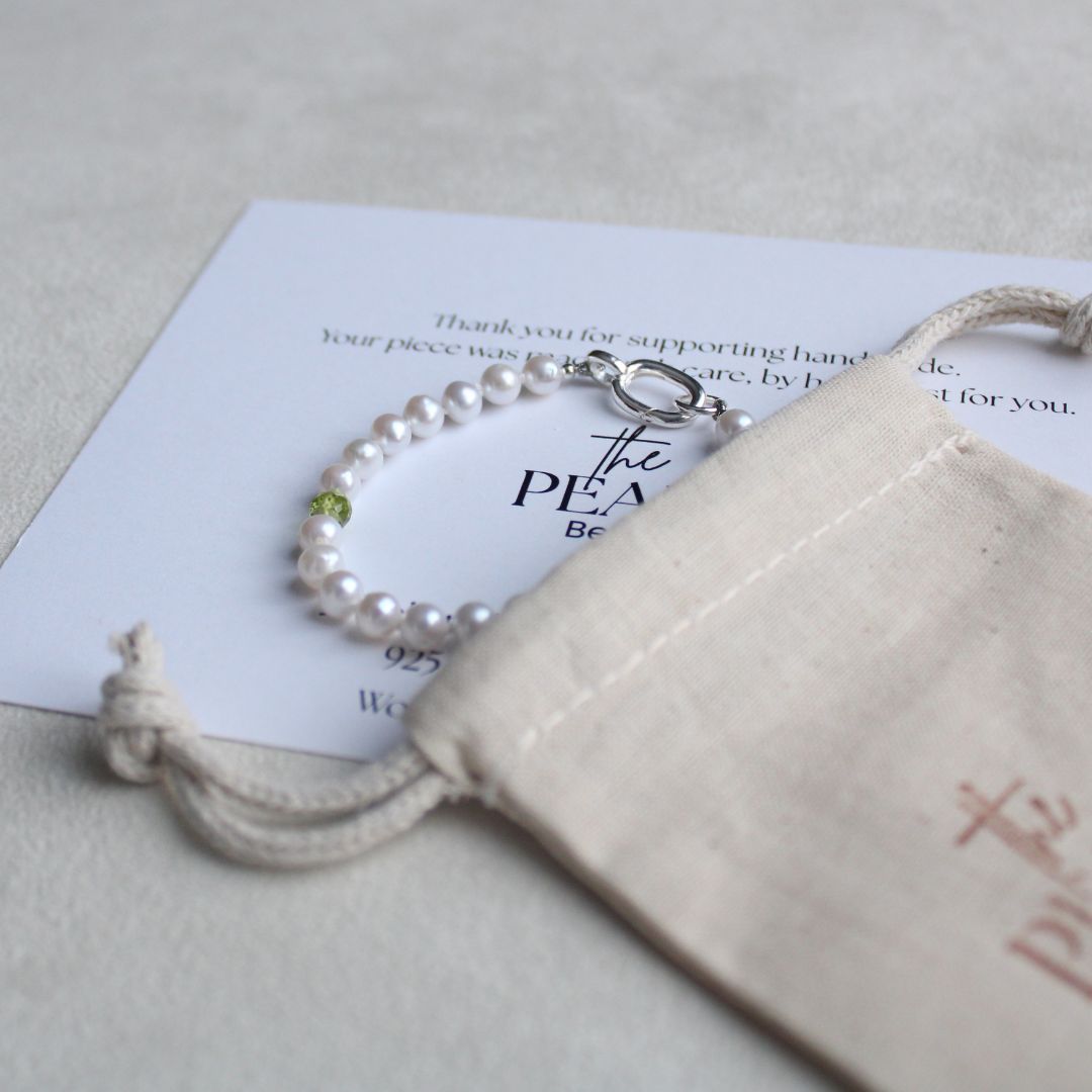 Drift 5mm White Pearl Bracelet - Peridot