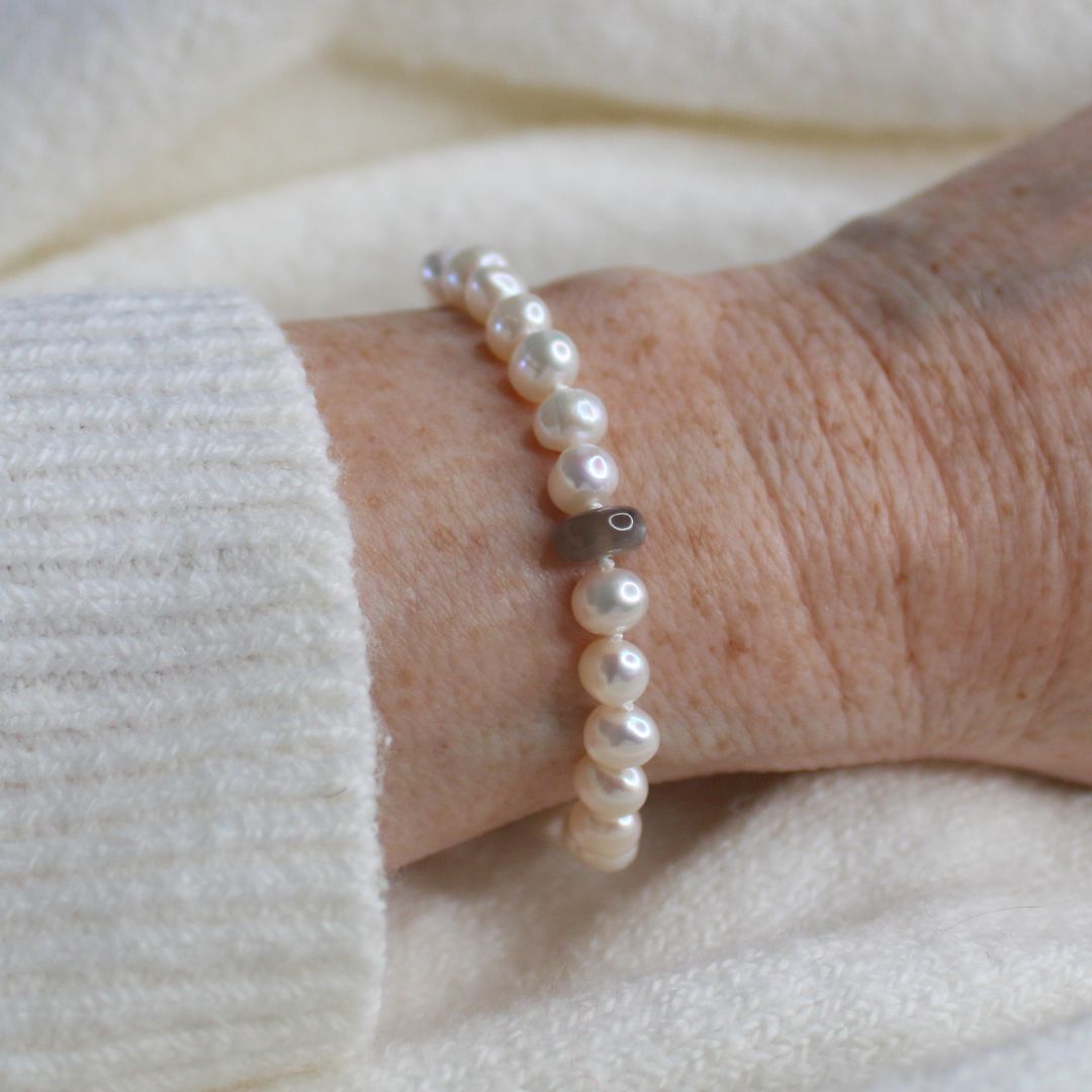 Drift 6mm White Pearl Bracelet - Cashmere Moonstone