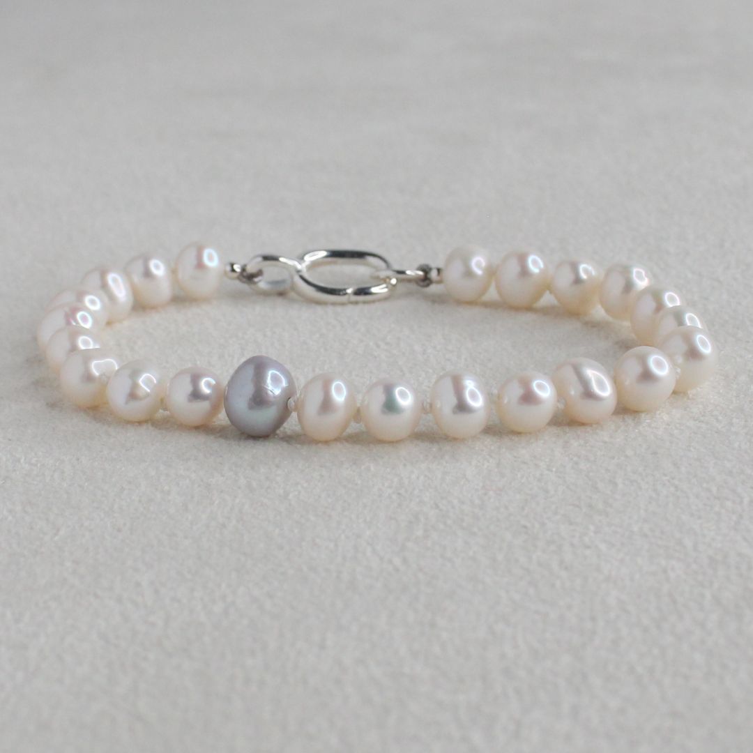 Drift 6mm White Pearl Bracelet - Grey Pearl