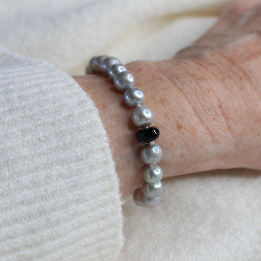 Tide 7mm Grey Pearl Bracelet - Black Onyx