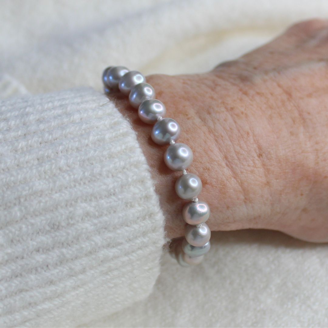 Tide 7mm Grey Pearl Bracelet - Initial Heart Charm