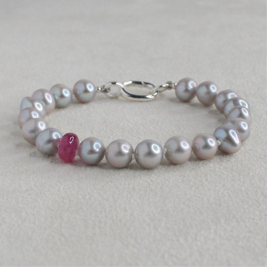 Tide 7mm Grey Pearl Bracelet - Pink Sapphire