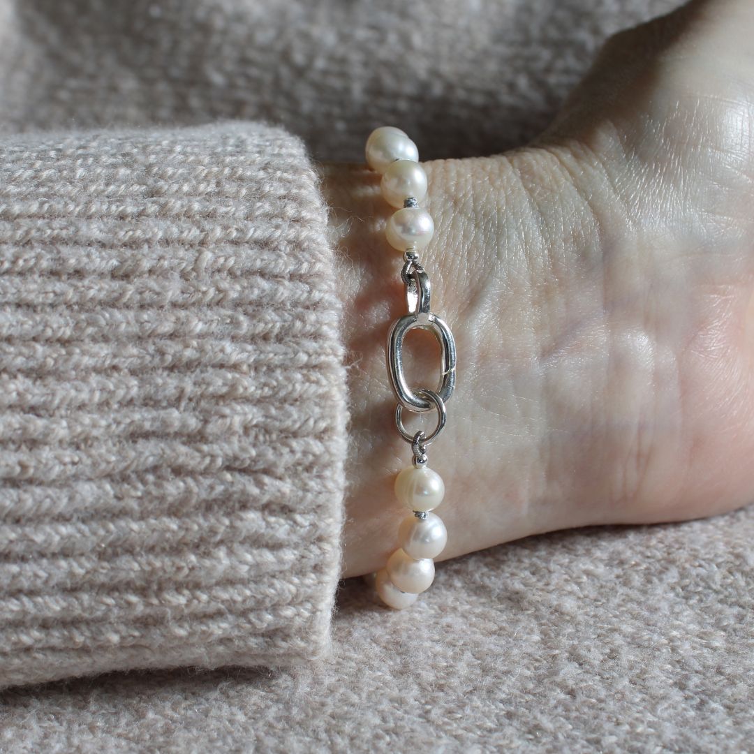 Drift 6mm White Pearl Bracelet | Silver Silk