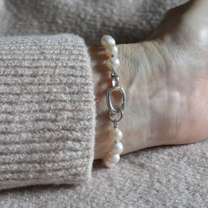 Drift 6mm White Pearl Bracelet | Silver Silk
