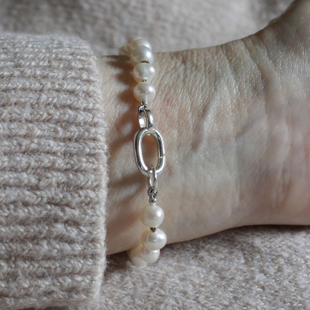 Drift 6mm White Pearl Bracelet | Smoke Silk