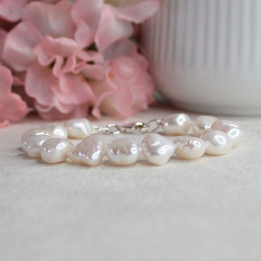 White Baroque Pearl Bracelet - Ivory Drift
