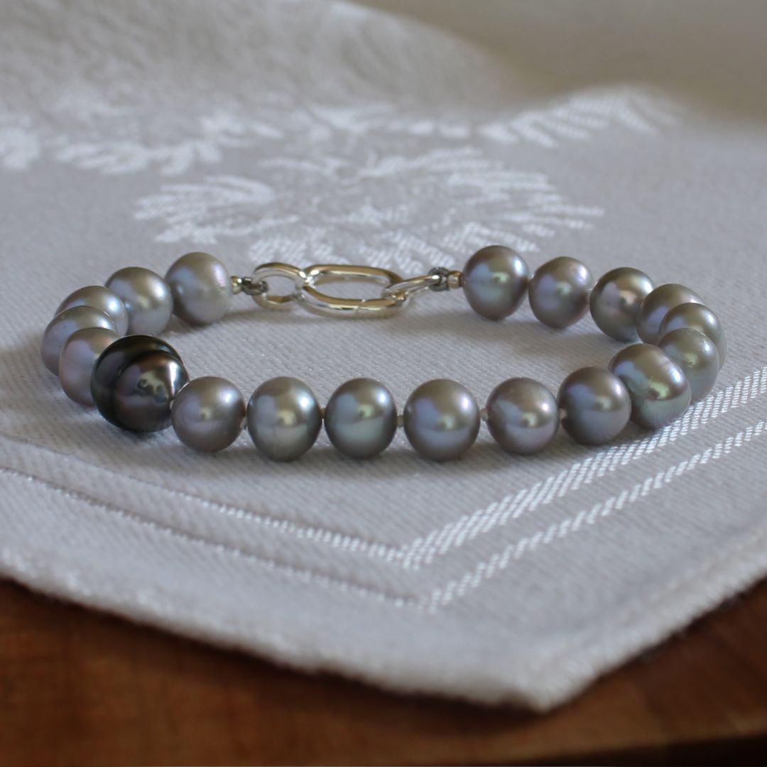 Tide 7mm Grey Pearl Bracelet - Tahitian Black Pearl