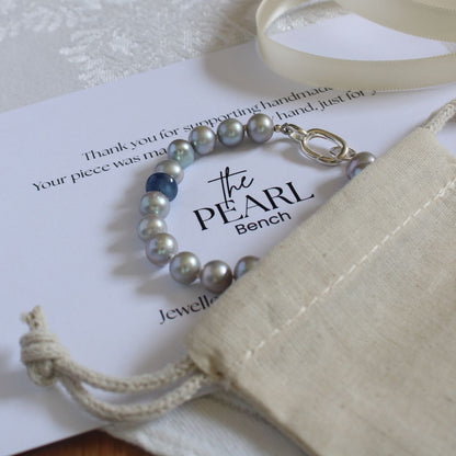 Tide 7mm Grey Pearl Bracelet - Kyanite