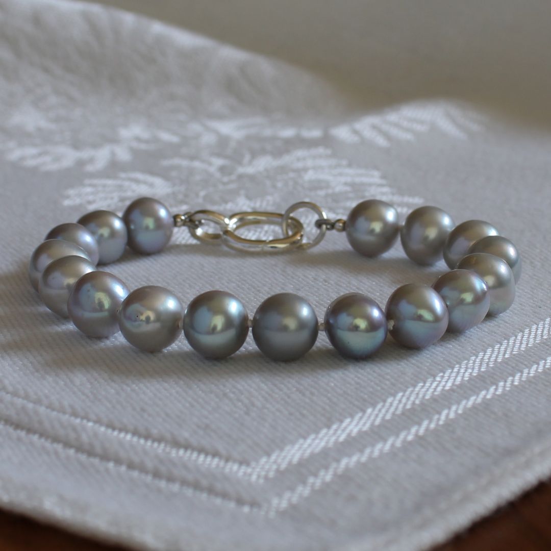 Tide 8mm Grey Pearl Bracelet