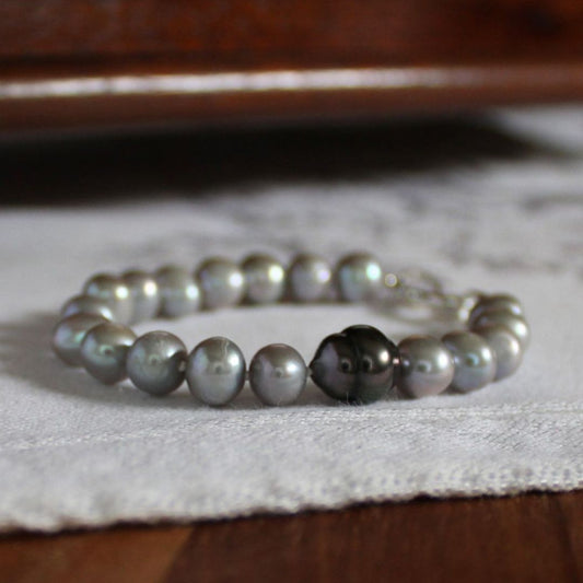 Tide 7mm Grey Pearl Bracelet - Tahitian Black Pearl
