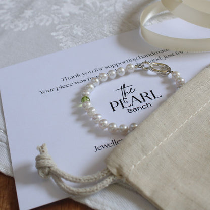 Drift 5mm White Pearl Bracelet - Peridot