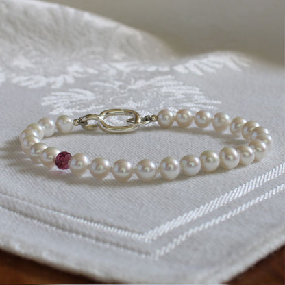 Drift 5mm White Pearl Bracelet - Rhodolite Garnet