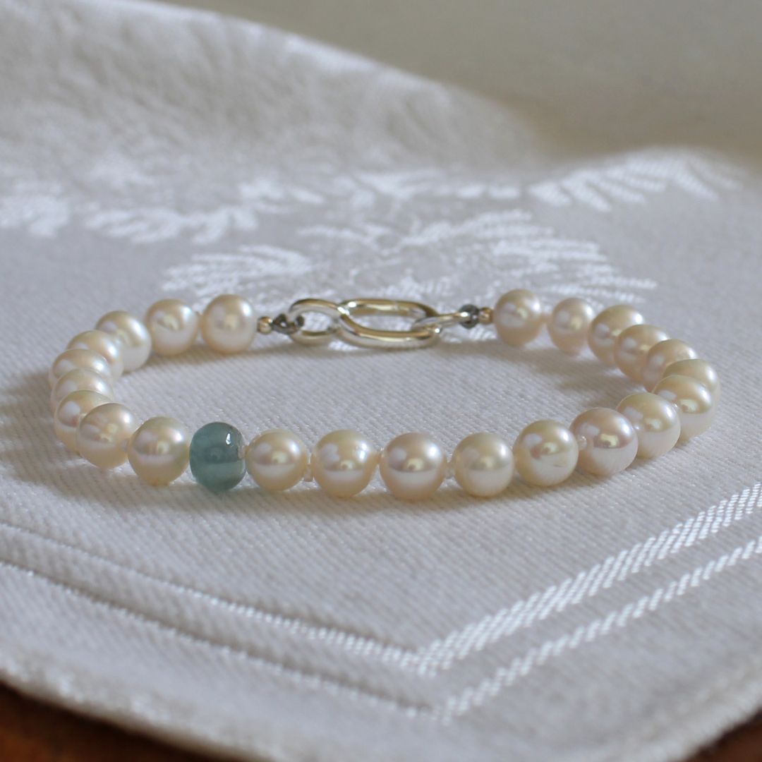 Drift 6mm White Pearl Bracelet - Aquamarine