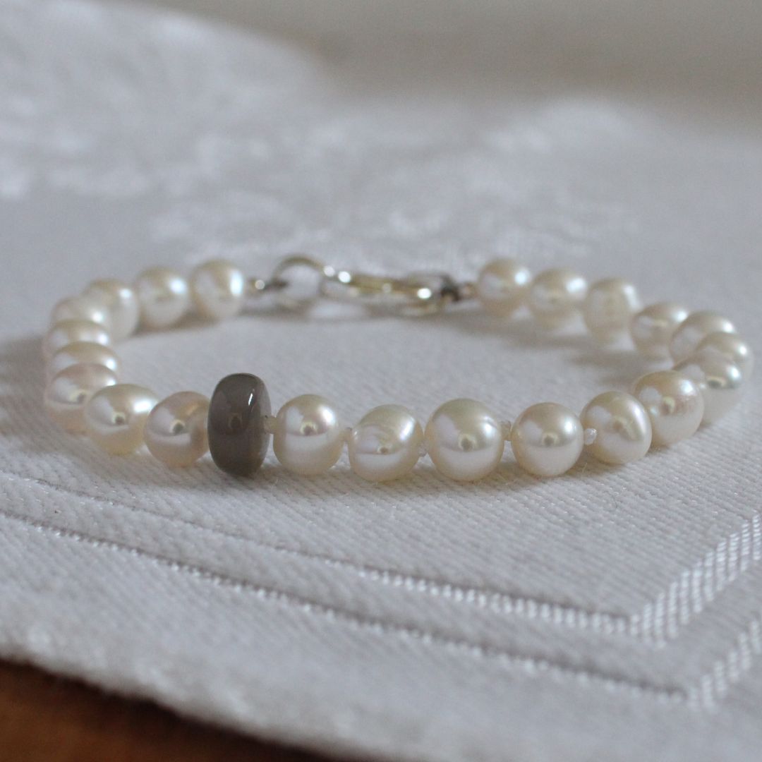 Drift 6mm White Pearl Bracelet - Cashmere Moonstone