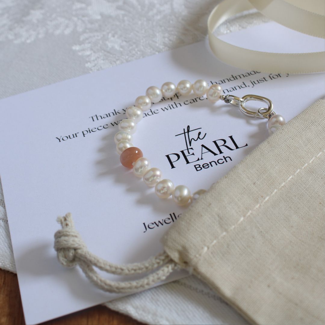 Drift 6mm White Pearl Bracelet - Peach Moonstone
